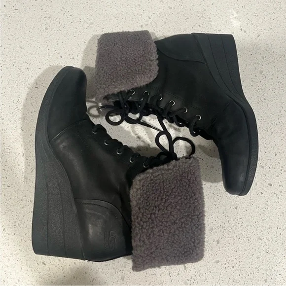 UGG Zea Wedge Boot Black Size 11 - Picture 7 of 14
